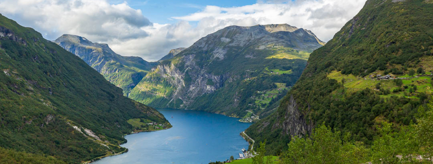 Blick auf Geiranger und dem Geirangerfjord - Fotoreise Norwegen